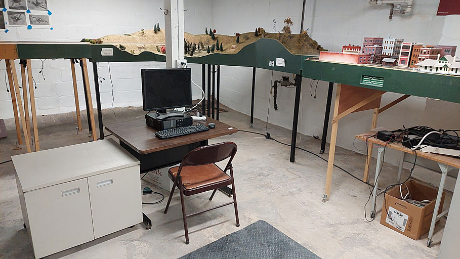 New computer desk and storage unit